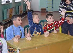 Волонтеры АО «Газпром газораспределение Дальний Восток» организовали мастер-классы для воспитанников коррекционной школы-интерната в г. Хабаровске  