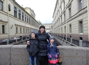 Дети пострадавших от паводка на Дальнем Востоке сотрудников ОАО «Хабаровсккрайгаз» и «Биробиджаноблгаз» провели каникулы в Санкт-Петербурге.