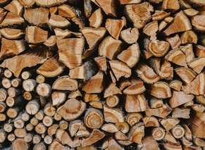 Газовики помогли малоимущим дровами